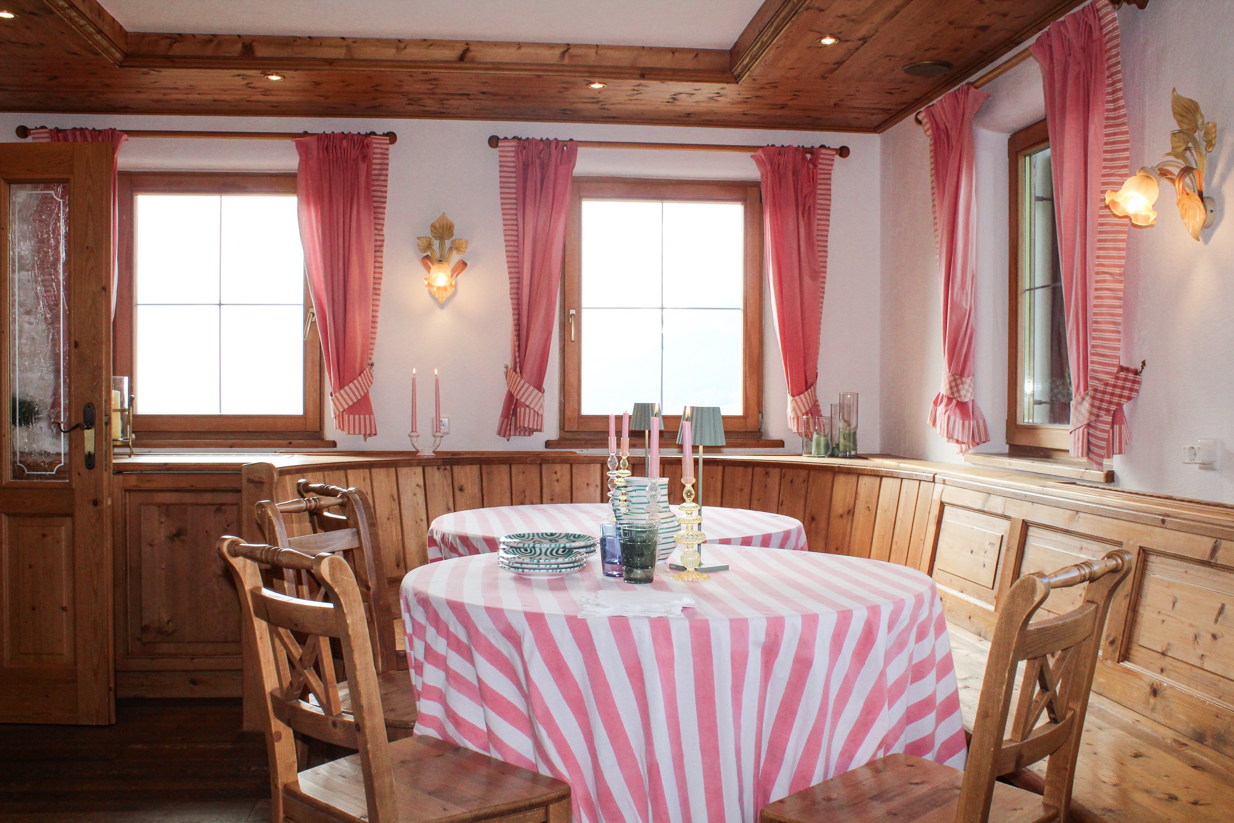 Kirchberg Finest Ferienhaus Kitzbuhel 12 Essbereich