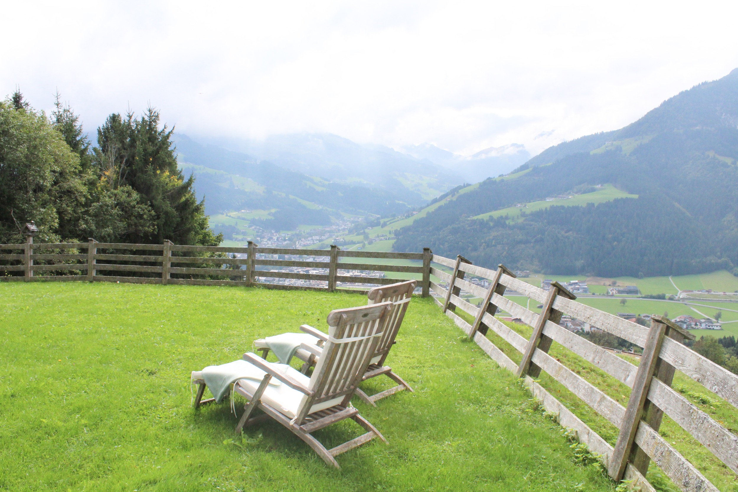 Kirchberg Finest Ferienhaus Kitzbuhel 23 Blick aufs Tal